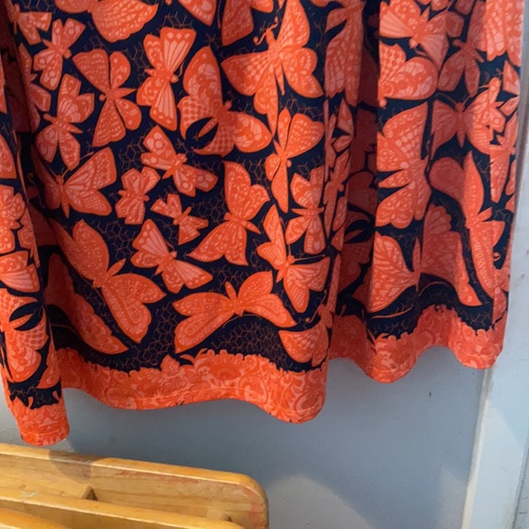 Fun dress.   Swings and is easy to pack - Picture 3 of 3